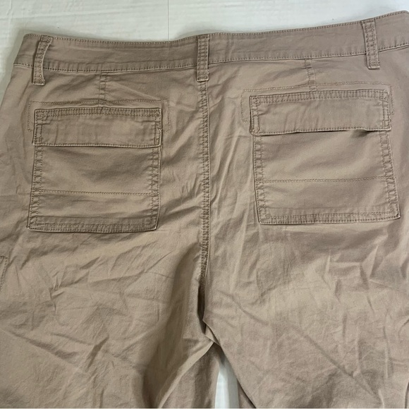 Sonoma Life Womens Cargo Shorts Plus Size 14 Tan Beige Pockets Knee Length - Picture 8 of 11